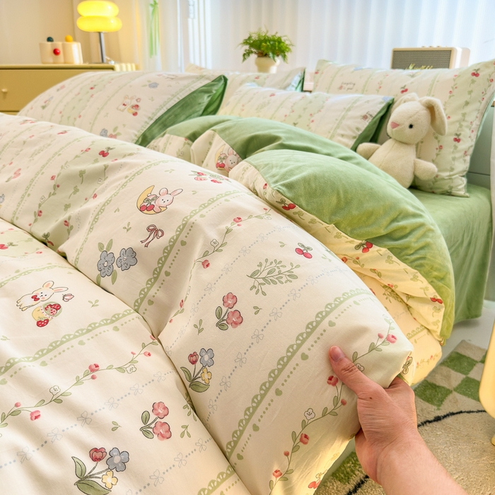 91家纺网 家纺一手货源 找家纺 清雅福 2024新款小清新ins棉加绒印花四件套系列-棉绒风格二 草莓兔