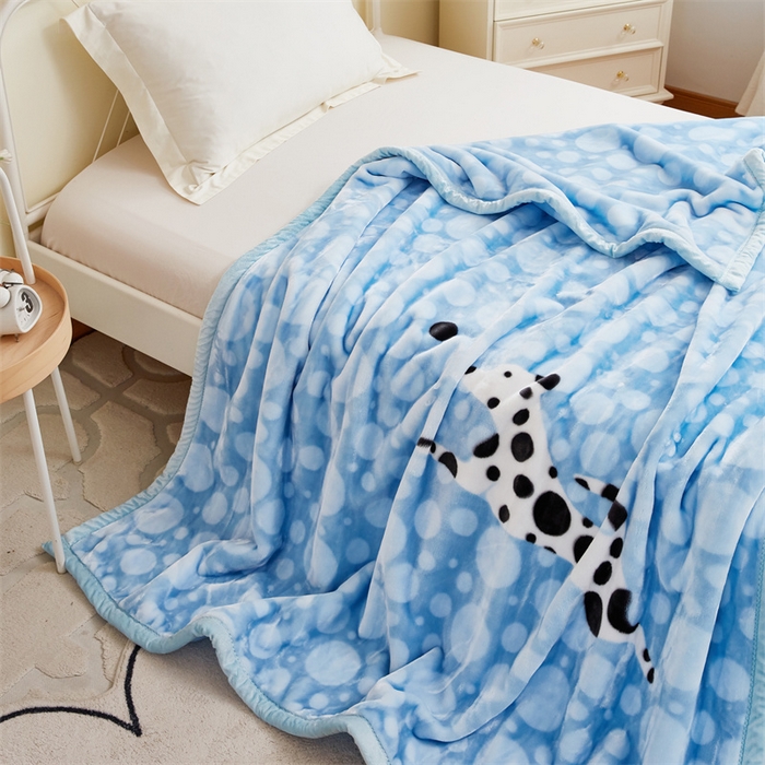 91家纺网 家纺一手货源 找家纺 凯轩毛毛毯毯子网销专供 2024新款双层学生云毛毯毯子 斑点狗-蓝