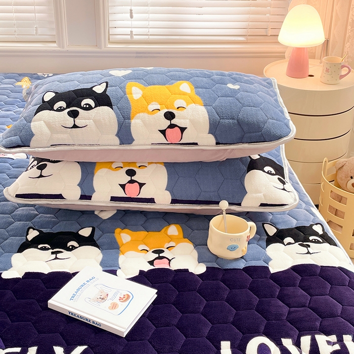 91家纺网 家纺一手货源 找家纺 （总）梦舒羽 2025新款牛奶绒夹棉床笠三件套床罩床单床盖护垫套