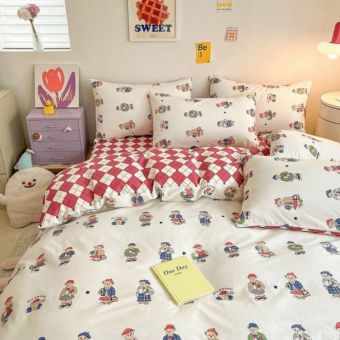 91家纺网 家纺一手货源 找家纺 麦伦家居 2024全棉斜纹13372小清新碎花卡通系列四件套 漫步小熊