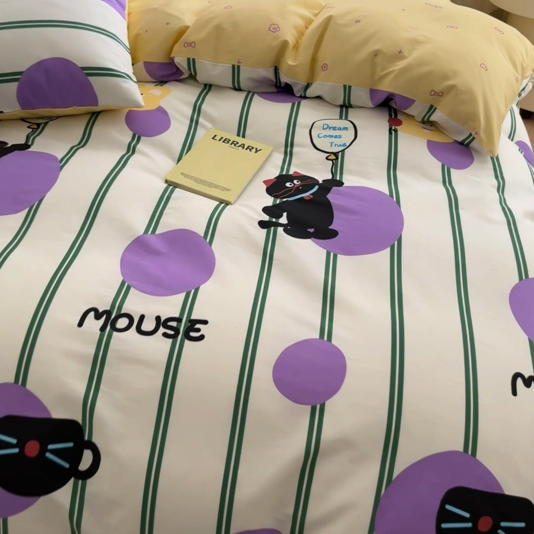 91家纺网 家纺一手货源 找家纺 麦伦家居 2024全棉斜纹13372小清新碎花卡通系列四件套 猫咪精灵