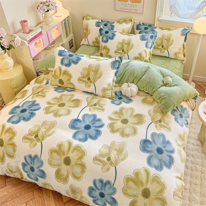 91家纺网 家纺一手货源 找家纺 名兮 2024新款卡通时尚风高克重牛奶绒四件套 卡罗