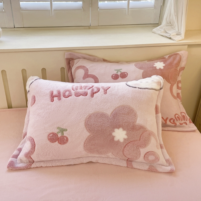 91家纺网 家纺一手货源 找家纺 沐慕 2024新款卡通印花雪花绒四件套加厚牛奶绒四件套 花花粉兔