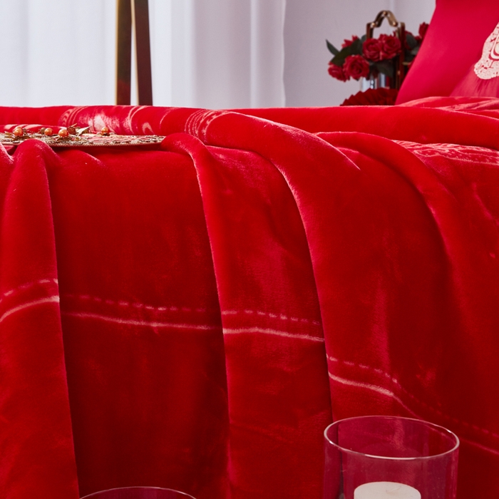 91家纺网 家纺一手货源 找家纺 凯轩毛毛毯毯子网销专供 2024新款新中式大版印花双层云毛毯毯子 云纹喜字