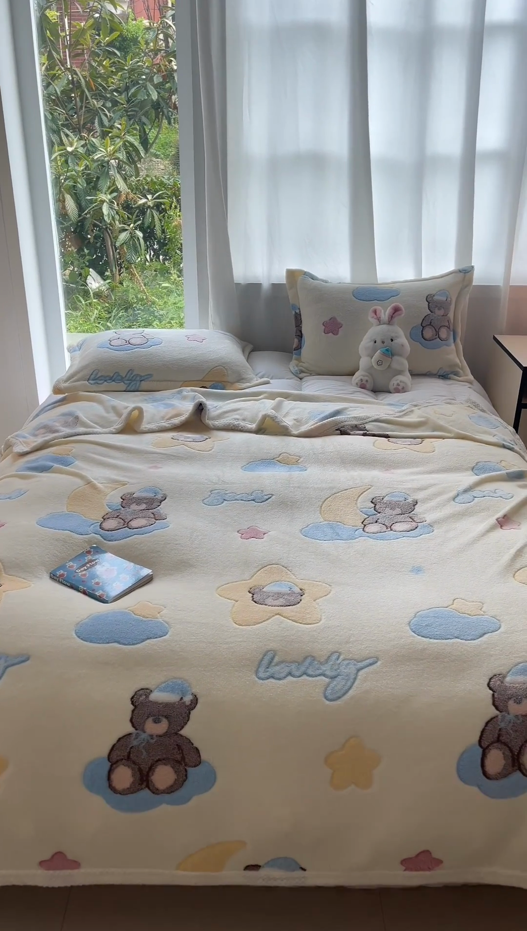 91家纺网 家纺一手货源 找家纺 沐慕 2024新款加厚雪花绒菠萝格宽幅包边毛毯 毛毯-可爱熊