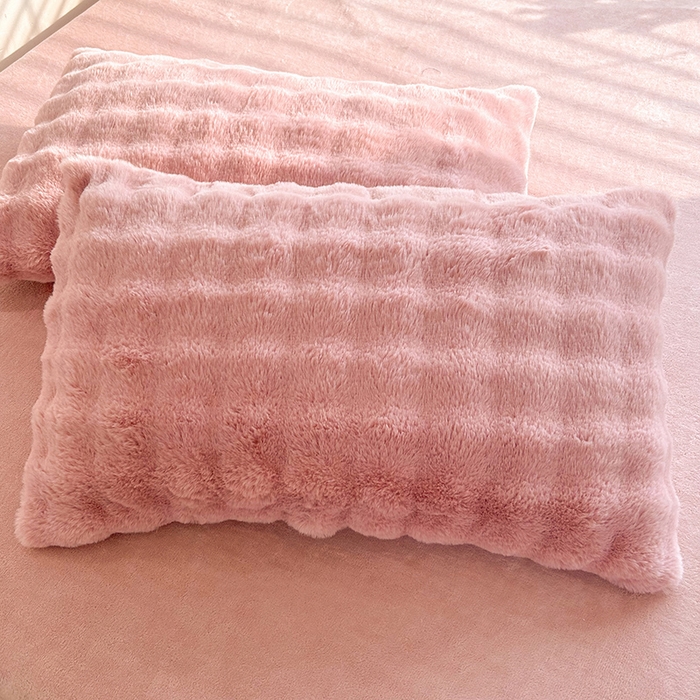 91家纺网 家纺一手货源 找家纺 欧冠家纺 2024秋冬新款纯色泡泡绒和七彩泡泡床裙款四件套 泡泡-甜心粉