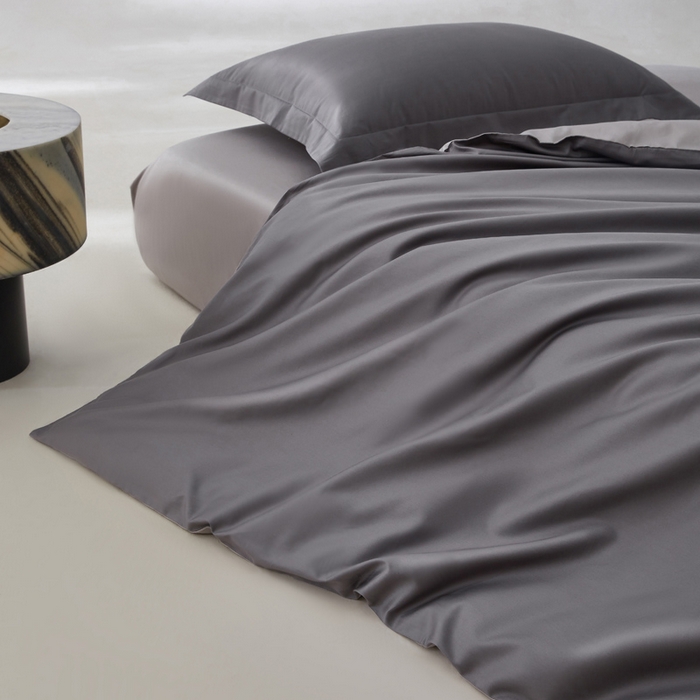 91家纺网 家纺一手货源 找家纺 轩和家居 2024新款简约纯色50s长绒棉贡缎四件套 梦境灰+雅士灰