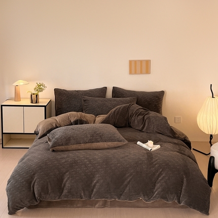 雅居纺家纺 2024新款简约风雕花绒四件套 米兰-咖