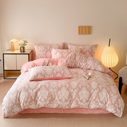 雅居纺家纺 2024新款花卉雕花绒四件套 欧式粉