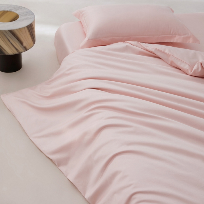 91家纺网 家纺一手货源 找家纺 轩和家居 2024新款简约纯色50s长绒棉贡缎四件套 夏恋粉