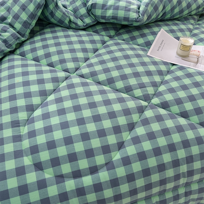 91家纺网 家纺一手货源 找家纺 圣楚家纺 2024新款绗缝保暖印花冬被 夜曲