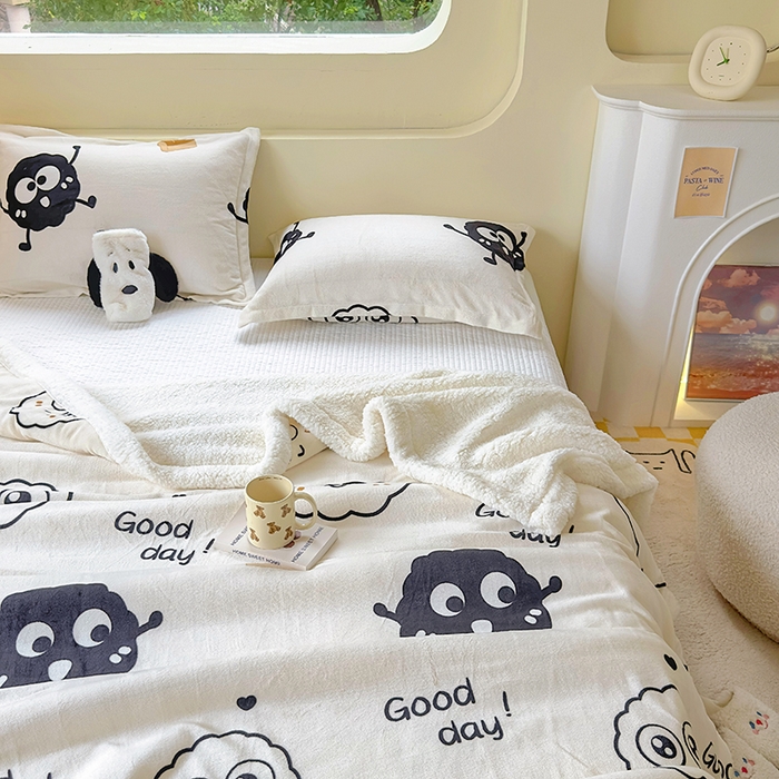 91家纺网 家纺一手货源 找家纺 沐慕 2024新款AB版牛奶绒拼羊羔绒毛毯毯子 毛毯-黑球球