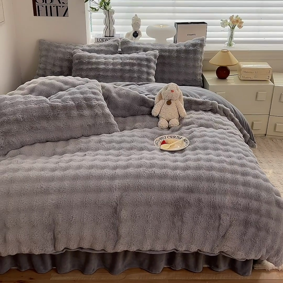 91家纺网 家纺一手货源 找家纺 欧冠家纺 2024秋冬新款纯色泡泡绒和七彩泡泡床裙款四件套 泡泡-高级灰