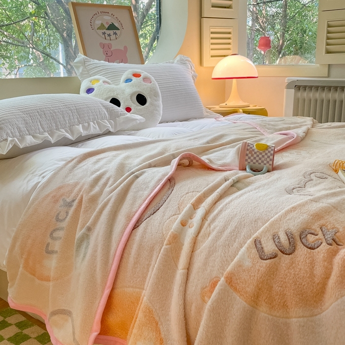 91家纺网 家纺一手货源 找家纺 慕尚家纺 2025新款高克重加厚雪花绒毛毯毯子 桔子熊