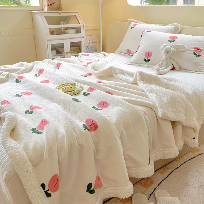 91家纺网 家纺一手货源 找家纺 沐慕 2024新款AB版牛奶绒拼羊羔绒毛毯毯子 毛毯-郁金香