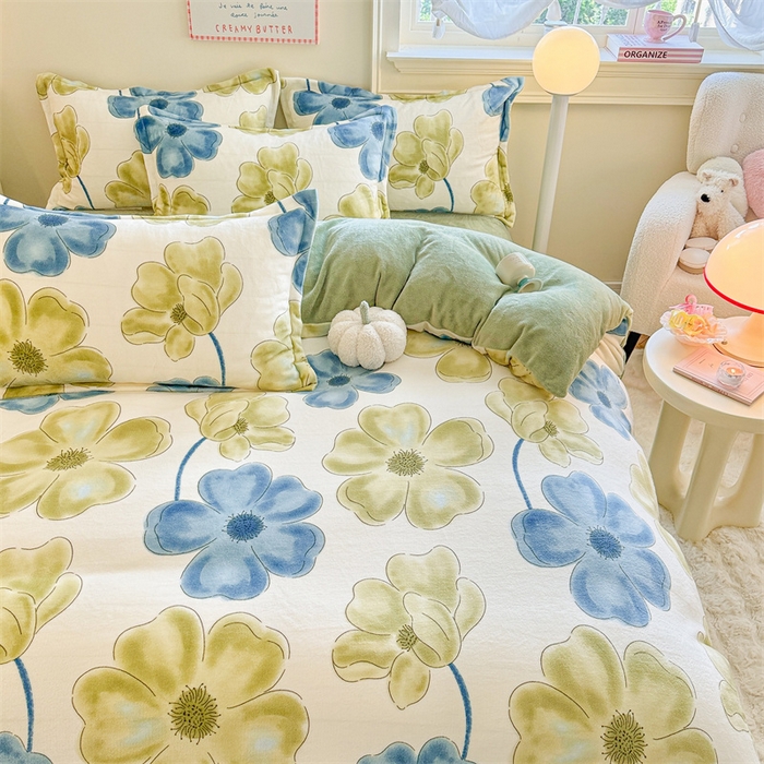 91家纺网 家纺一手货源 找家纺 名兮 2024新款卡通时尚风高克重牛奶绒四件套 卡罗