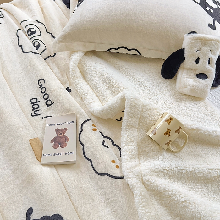 91家纺网 家纺一手货源 找家纺 沐慕 2024新款AB版牛奶绒拼羊羔绒毛毯毯子 毛毯-黑球球