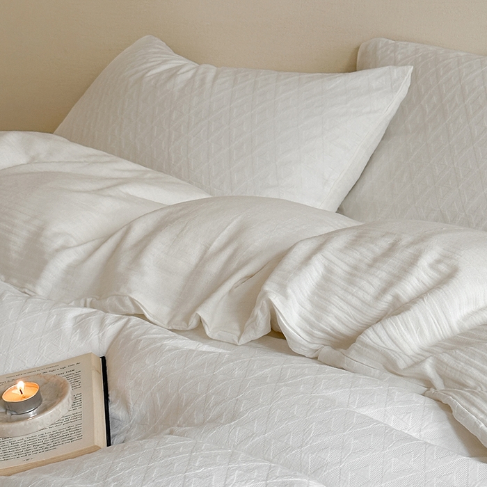 91家纺网 家纺一手货源 找家纺 梦享生活家居 2024新款全棉三层提花肌理纹系列四件套 提花格趣