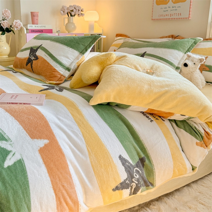 91家纺网 家纺一手货源 找家纺 名兮 2024新款卡通时尚风高克重牛奶绒四件套 繁星