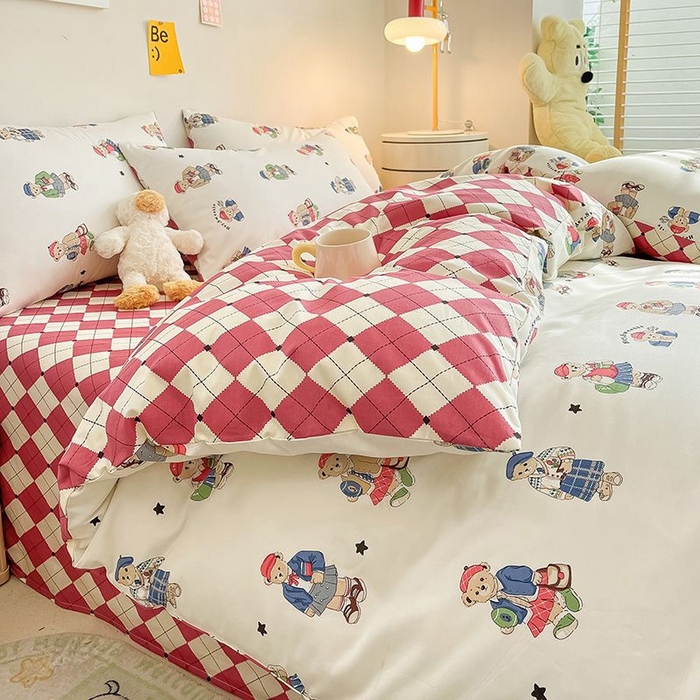 91家纺网 家纺一手货源 找家纺 麦伦家居 2024全棉斜纹13372小清新碎花卡通系列四件套 漫步小熊