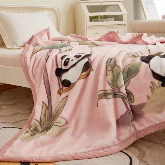 91家纺网 家纺一手货源 找家纺 凯轩毛毛毯毯子网销专供 2024新款双层学生云毛毯毯子 熊宝-粉