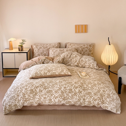 雅居纺家纺 2024新款花卉雕花绒四件套 花漾-米驼