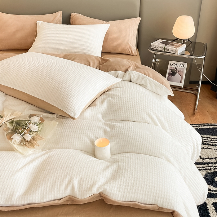 91家纺网 家纺一手货源 找家纺 （总）雅居纺家纺 2024新款简约风雕花绒四件套