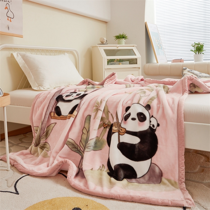 91家纺网 家纺一手货源 找家纺 凯轩毛毛毯毯子网销专供 2024新款双层学生云毛毯毯子 熊宝-粉