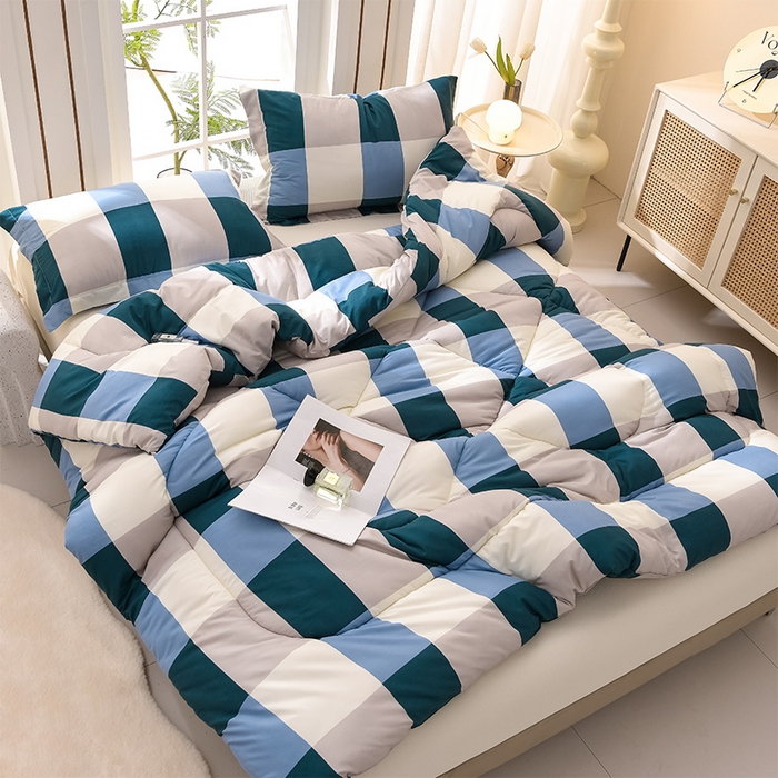 91家纺网 家纺一手货源 找家纺 圣楚家纺 2024新款绗缝保暖印花冬被 蓝大格