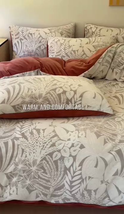 91家纺网 家纺一手货源 找家纺 雅居纺家纺 2024新款花卉雕花绒四件套 丛林秘境