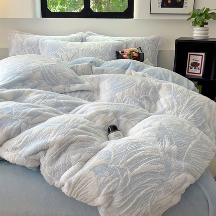 91家纺网 家纺一手货源 找家纺 （总）昊川2025新款高克重330g兔毛仿皮草超奢3D立体浮雕绒四件套9斤