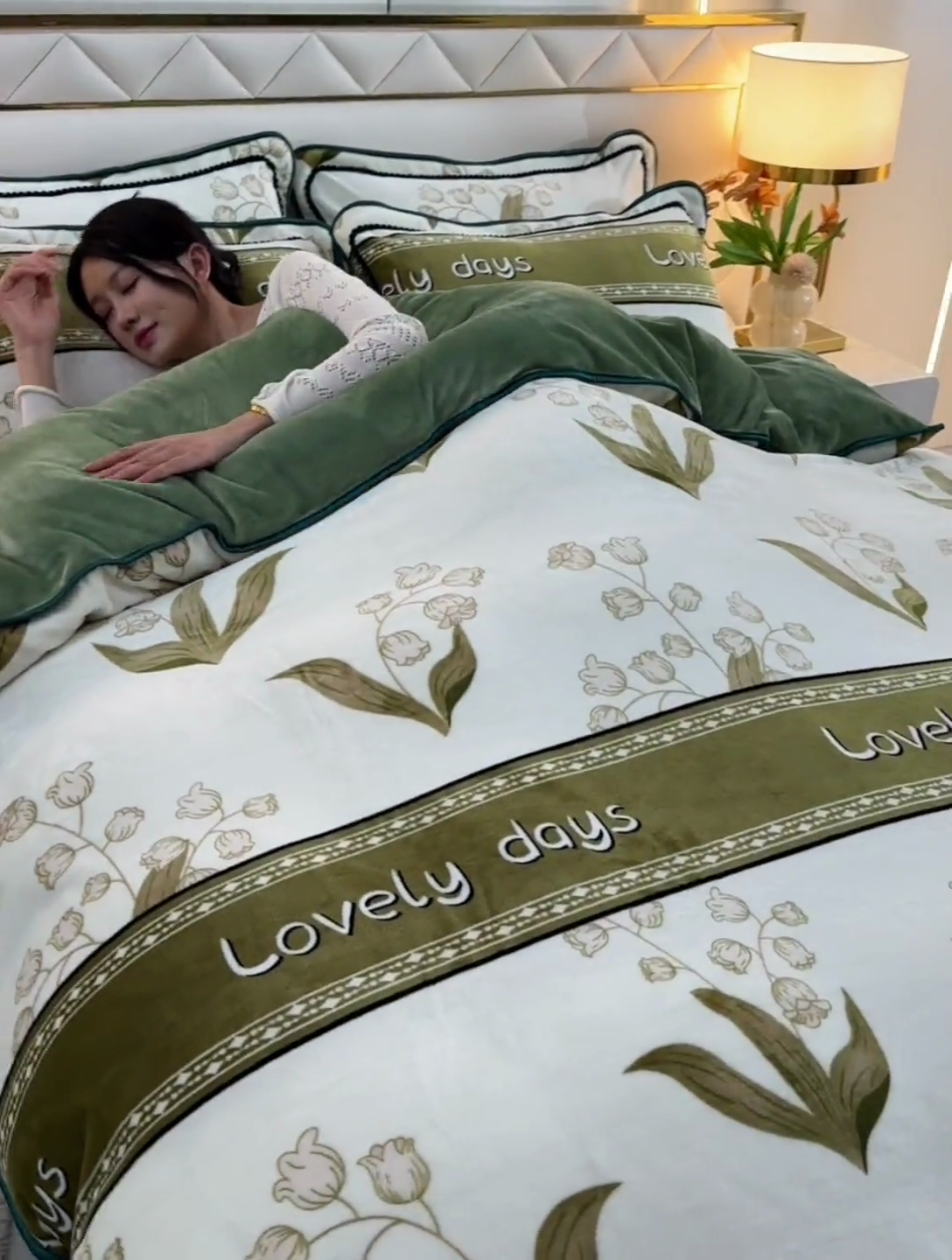 91家纺网 家纺一手货源 找家纺 金柚子 2024新款加厚牛奶绒四件套 春暖花开