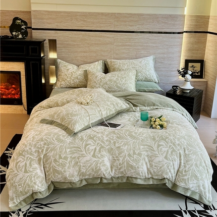 91家纺网 家纺一手货源 找家纺 （总）佰亿莱 2024新款高克重雕花牛奶绒轻奢拼角四件套