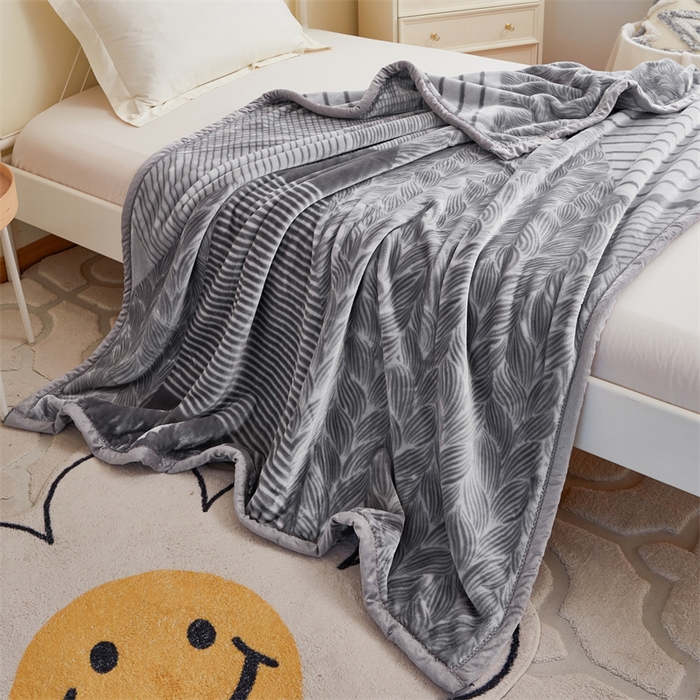 91家纺网 家纺一手货源 找家纺 凯轩毛毛毯毯子网销专供 2024新款双层学生云毛毯毯子 毛线缘