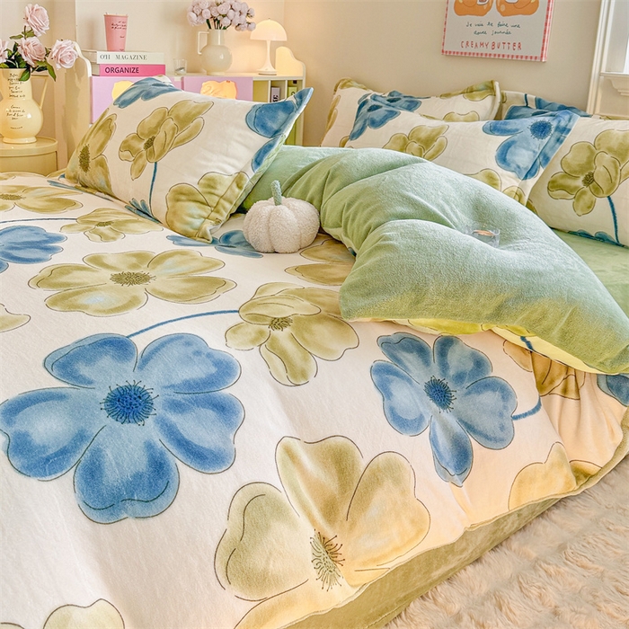 91家纺网 家纺一手货源 找家纺 名兮 2024新款卡通时尚风高克重牛奶绒四件套 卡罗