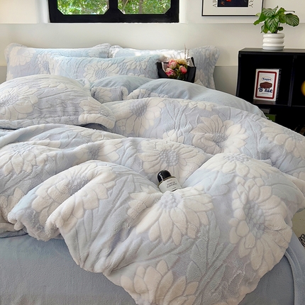 91家纺网 家纺一手货源 找家纺 （总）昊川2025新款高克重330g兔毛仿皮草超奢3D立体浮雕绒四件套9斤