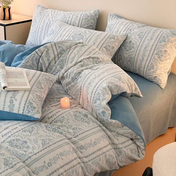 91家纺网 家纺一手货源 找家纺 雅居纺家纺 2024新款花卉雕花绒四件套 法式风情-蓝