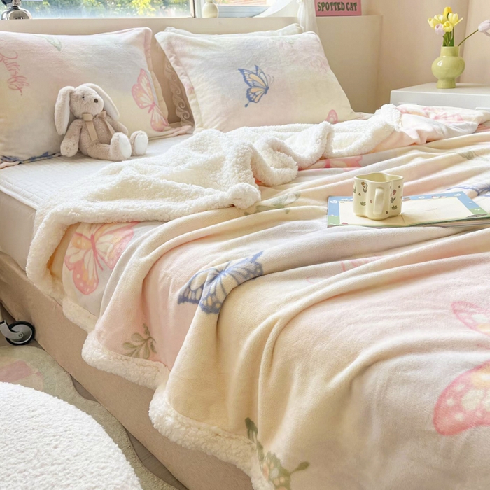 91家纺网 家纺一手货源 找家纺 沐慕 2024新款AB版牛奶绒拼羊羔绒毛毯毯子 毛毯-蝴蝶飘飘