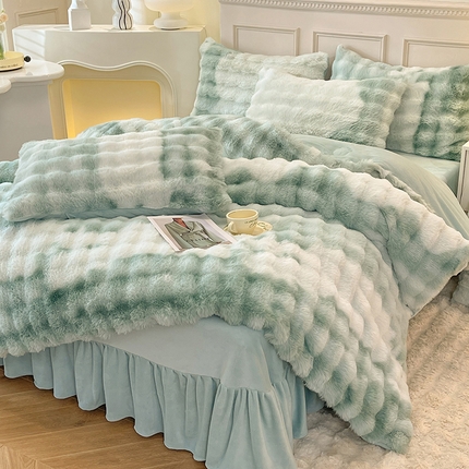 91家纺网 家纺一手货源 找家纺 欧冠家纺 2024秋冬新款纯色泡泡绒和七彩泡泡床裙款四件套 七彩-碧绿