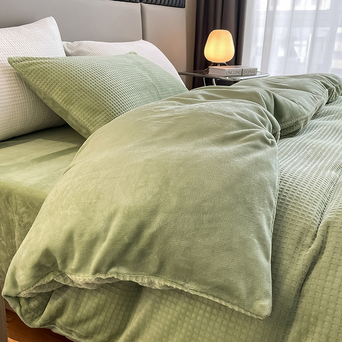 91家纺网 家纺一手货源 找家纺 雅居纺家纺 2024新款简约风雕花绒四件套 华夫格绒-水绿