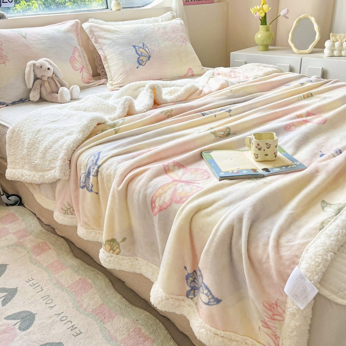 91家纺网 家纺一手货源 找家纺 沐慕 2024新款AB版牛奶绒拼羊羔绒毛毯毯子 毛毯-蝴蝶飘飘