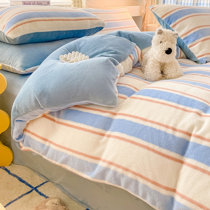 91家纺网 家纺一手货源 找家纺 雅居纺家纺 2024新款高克重印花牛奶绒四件套 蓝色竖条