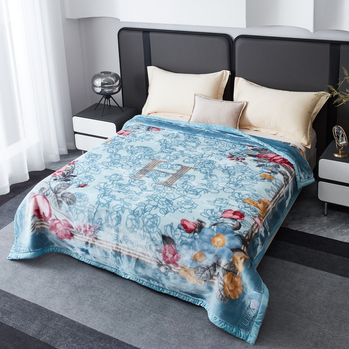 91家纺网 家纺一手货源 找家纺 凯轩毛毛毯毯子网销专供 2024新款新中式大版印花双层云毛毯毯子 蓝色妖姬