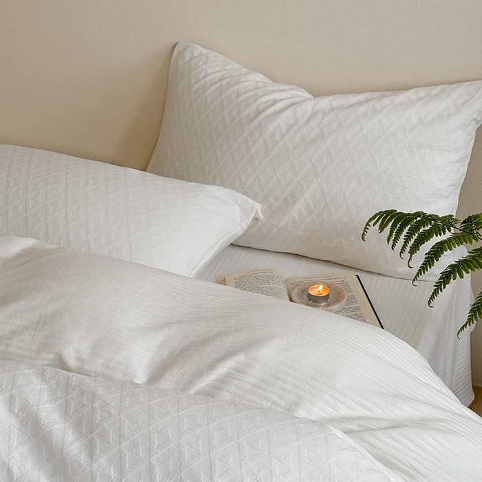 91家纺网 家纺一手货源 找家纺 梦享生活家居 2024新款全棉三层提花肌理纹系列四件套 提花格趣