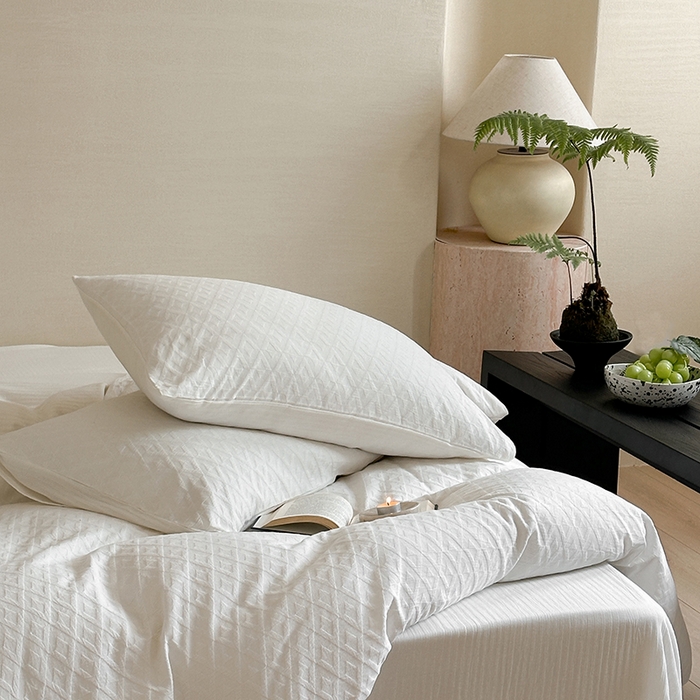 91家纺网 家纺一手货源 找家纺 梦享生活家居 2024新款全棉三层提花肌理纹系列四件套 提花格趣