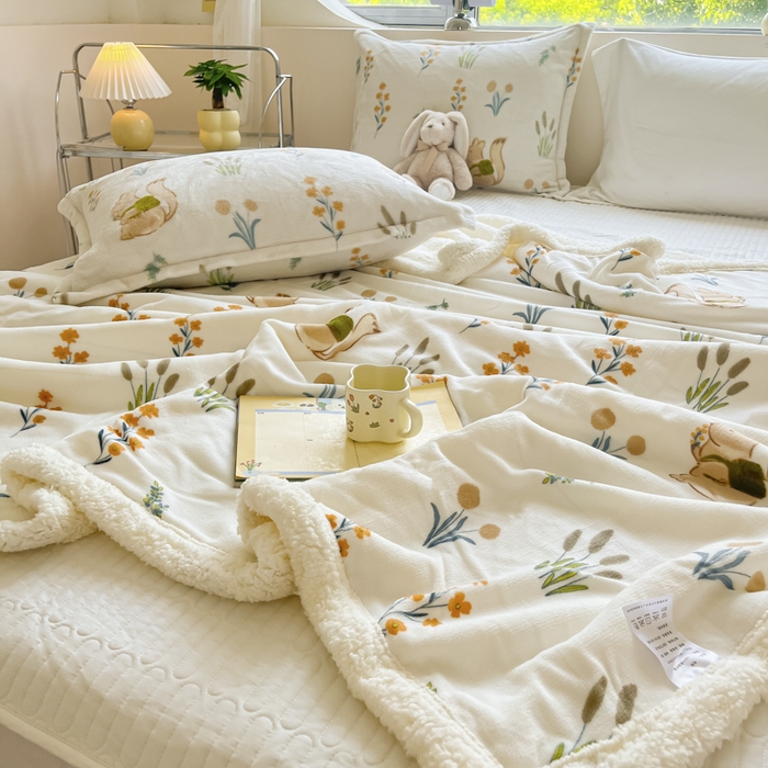 91家纺网 家纺一手货源 找家纺 沐慕 2024新款AB版牛奶绒拼羊羔绒毛毯毯子 毛毯-田园松鼠