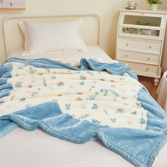 91家纺网 家纺一手货源 找家纺 凯轩毛毛毯毯子网销专供 2024新款双层学生云毛毯毯子 花结