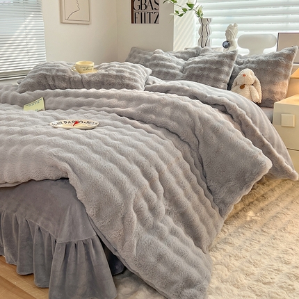 91家纺网 家纺一手货源 找家纺 欧冠家纺 2024秋冬新款纯色泡泡绒和七彩泡泡床裙款四件套 泡泡-高级灰