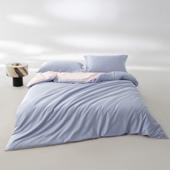 91家纺网 家纺一手货源 找家纺 轩和家居 2024新款简约纯色50s长绒棉贡缎四件套 碧落蓝+夏恋粉