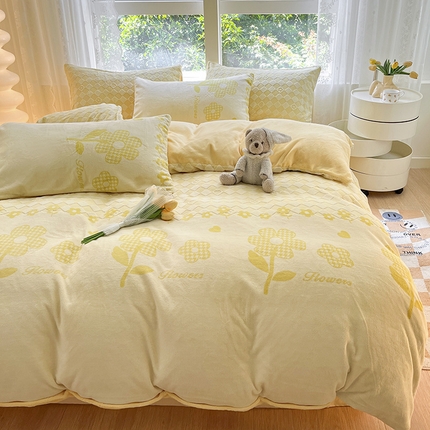 雅居纺家纺 2024新款立体雕花牛奶绒四件套-幸运花系列 幸运花-米黄